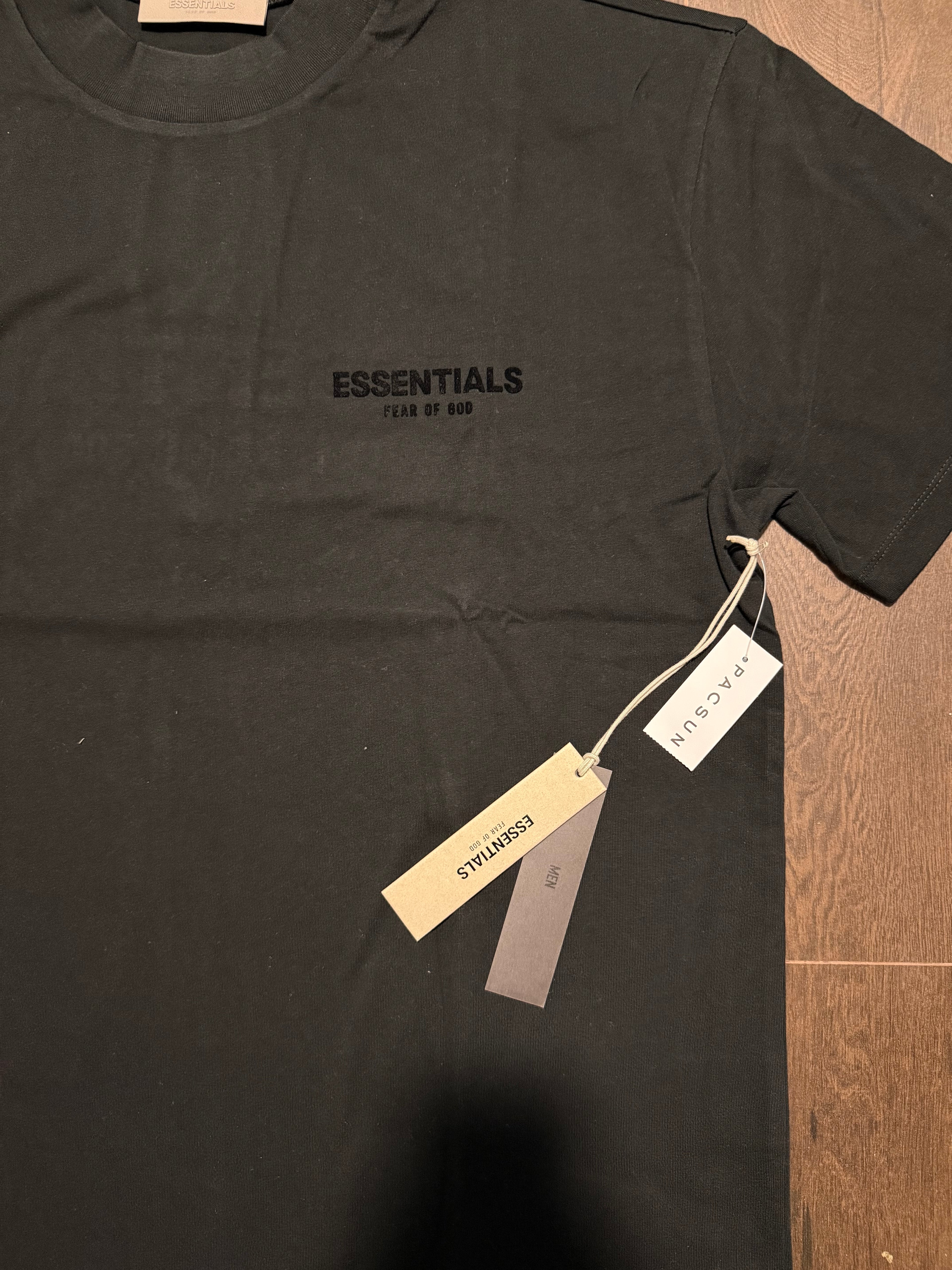 Essential black limo T-shirt