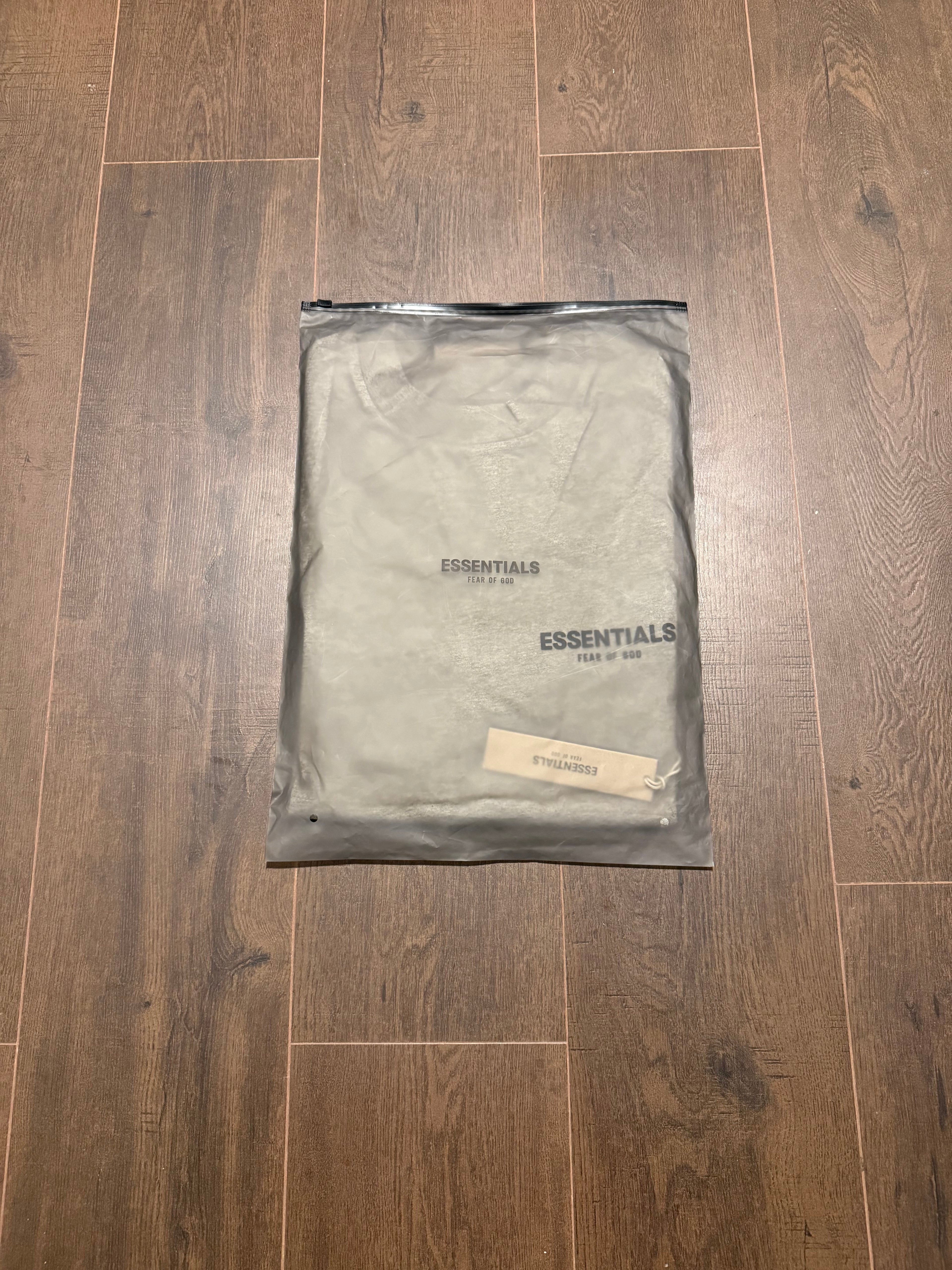 Essentials, dark oat T-shirt