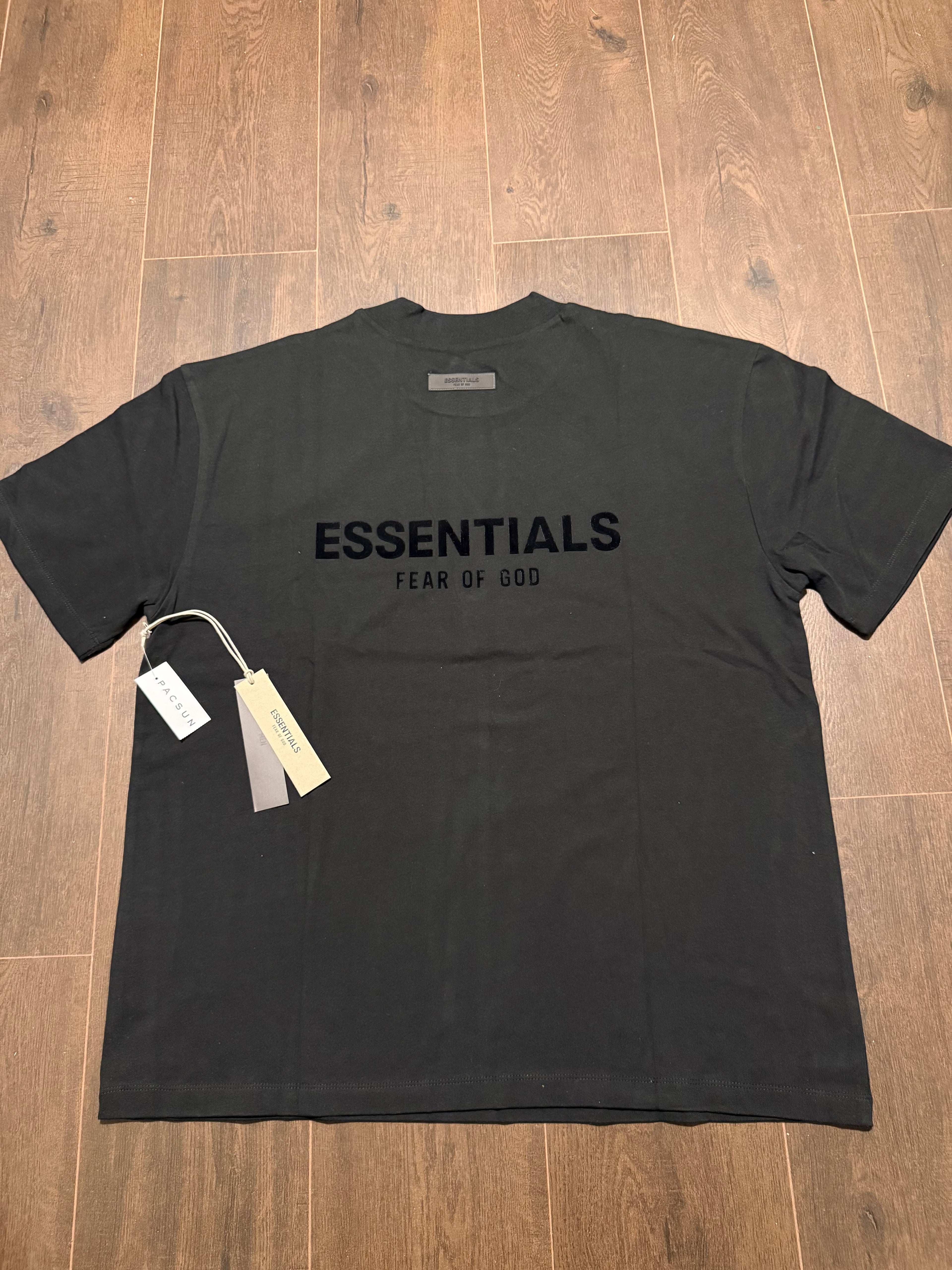 Essential black limo T-shirt