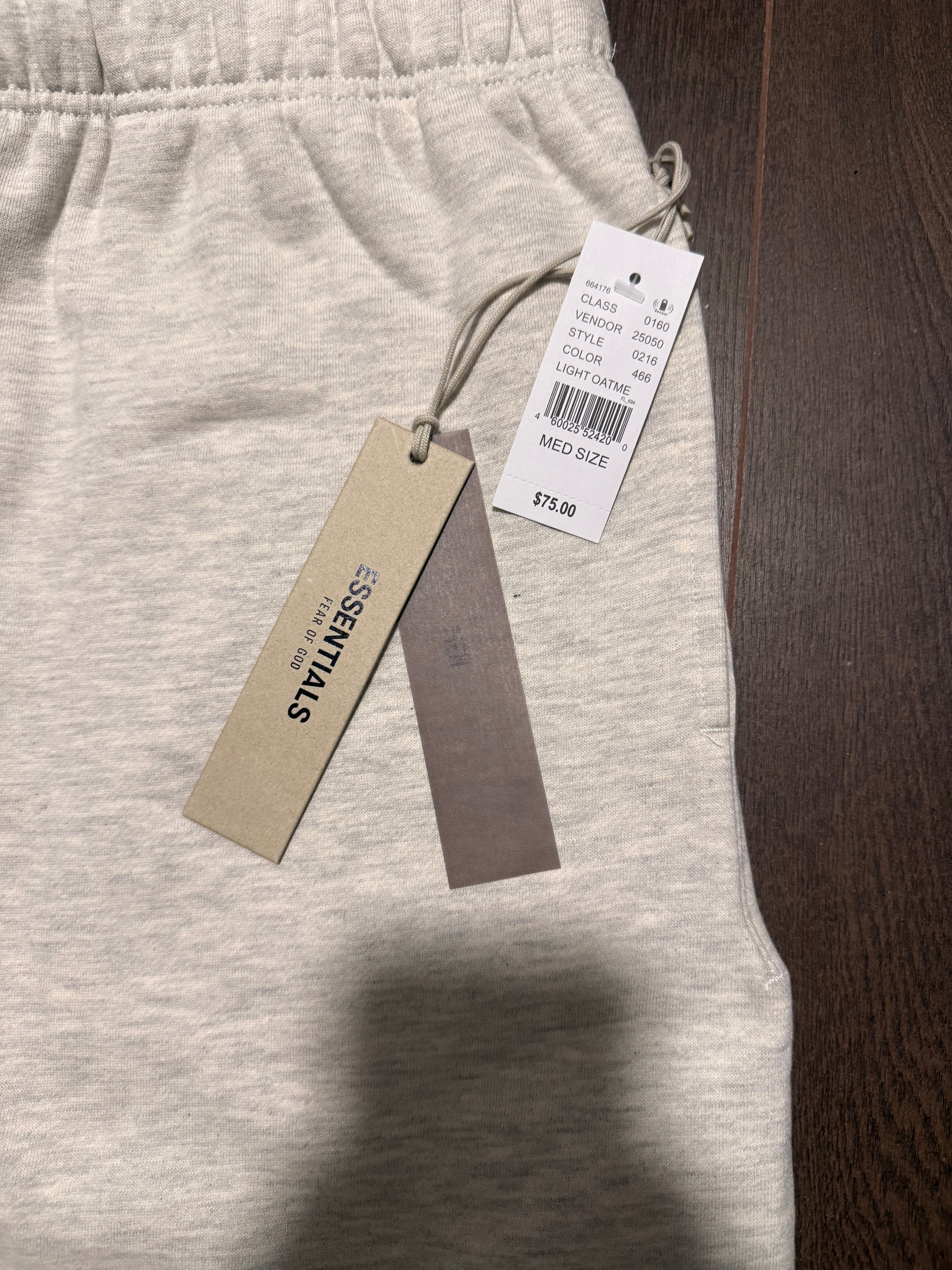 Essential light oat shorts